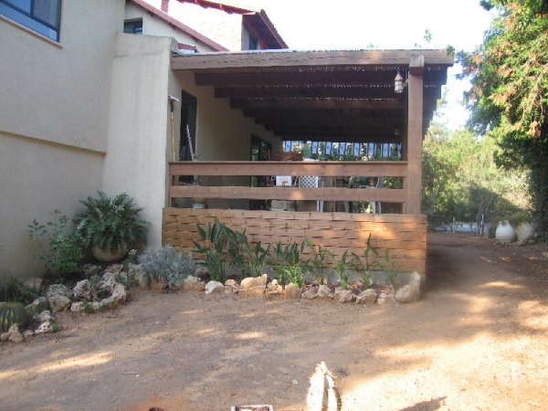 Garden design in Israel - a house in a Moshav gets a beautiful connection to its surroundings